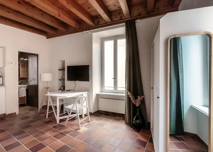 アパート Pardo By Quokka 360 - Old Town ロカルノ